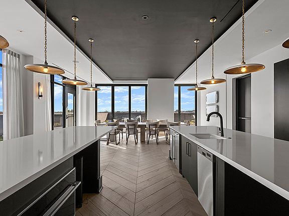 Entertainment kitchen