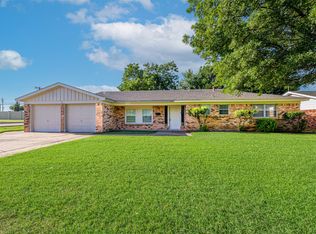 6717 Corona Dr, North Richland Hills, TX 76180