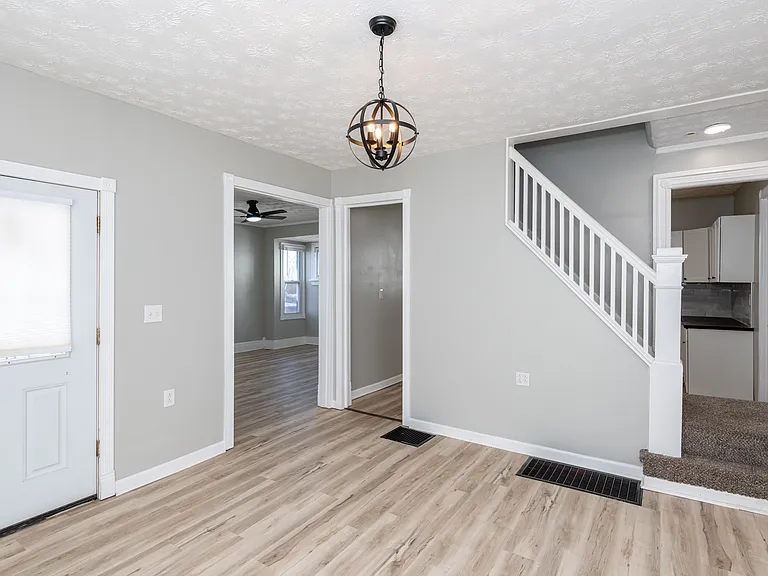 1420 Holly Ave — Photo 12