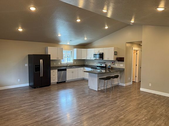 4th image of 2753 Liberty Ave