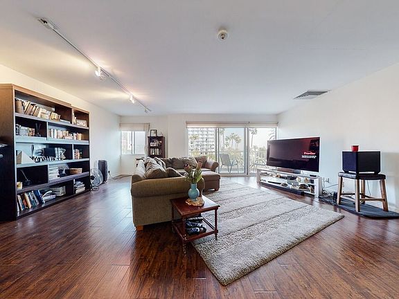 5th image of 101 California Ave Unit 404