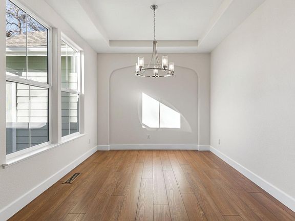 4th image of 397 Parkview Drive