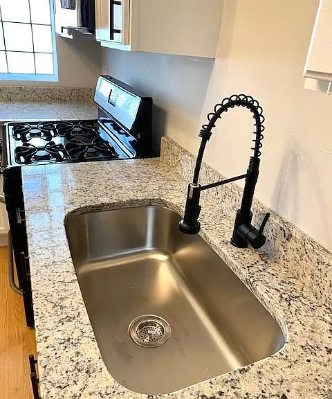 2634 W Thomas St #1R — Photo 4