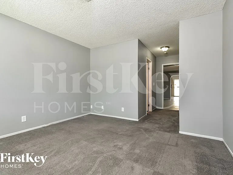 1613 Amboy Dr — Photo 7