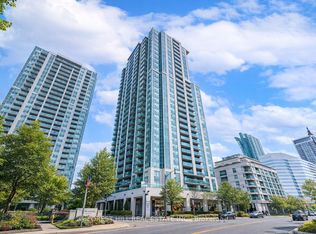 16 Harrison Garden Blvd #304, Toronto, ON M2N 7J6