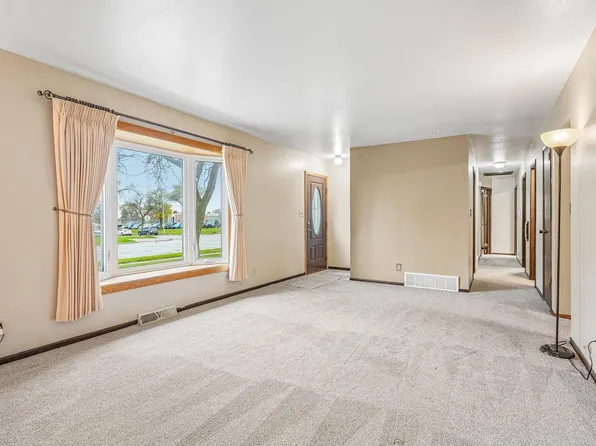 11830 W Florist AVENUE, Milwaukee, WI 53225