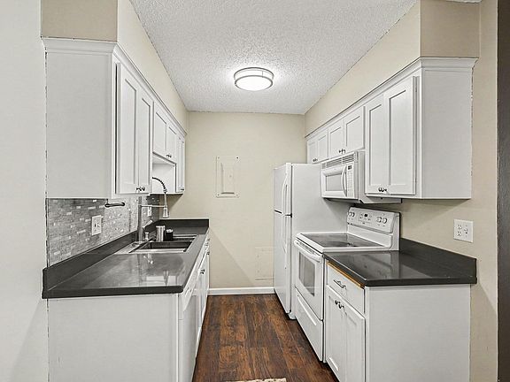 5th image of 2720 Dale St N #C313