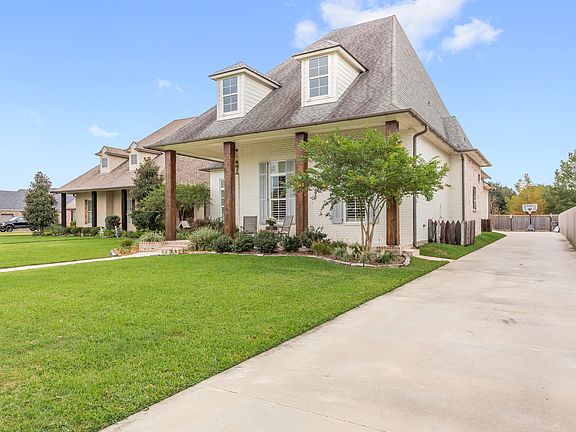 3rd image of 125 Carriage Lakes Dr