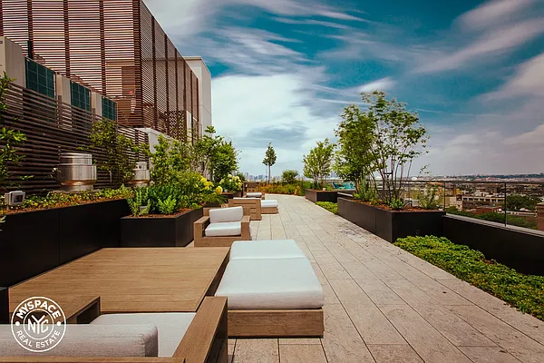 Rented by MySpaceNYC | media 12