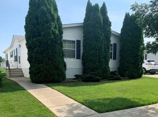 4 Petunia Cir, Matteson, IL 60443