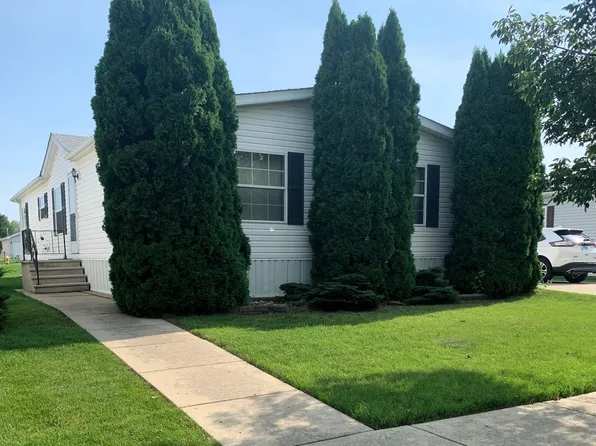 4 Petunia Cir, Matteson, IL 60443