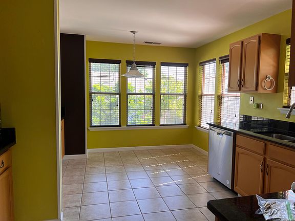 5th image of 1913 Quaker Hollow Ln