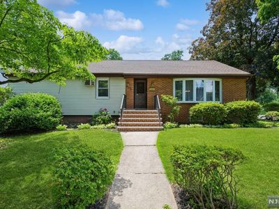 392 Roslyn Ave, New Milford, NJ, 07646
