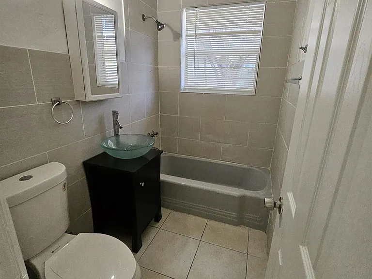 2032 NE 168th St #1 — Photo 3