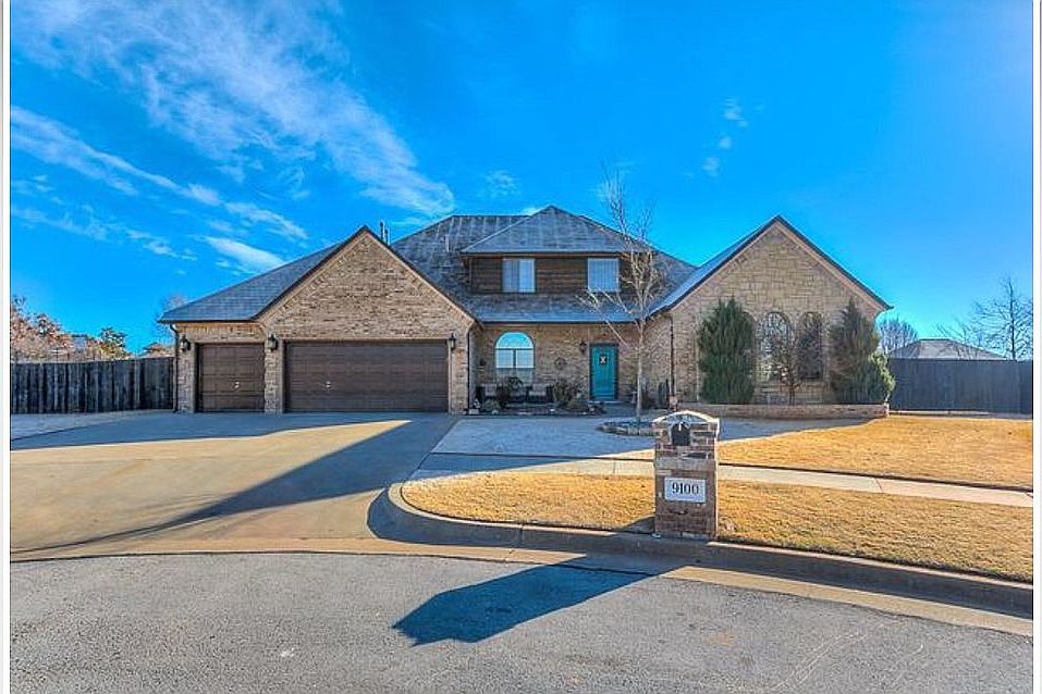 Frontal view of home 