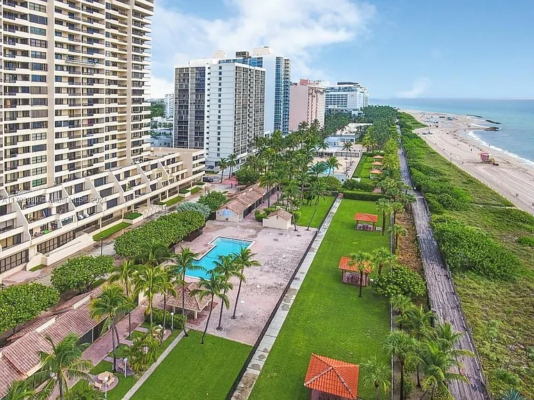 2555 Collins Ave #1409 — Photo 40