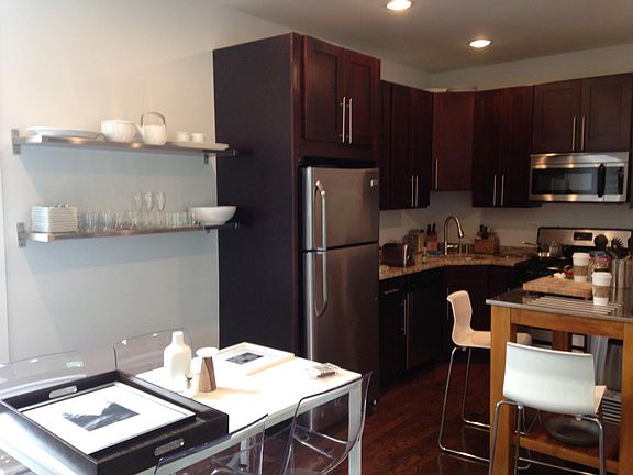 3rd image of 1834 W Wabansia Ave