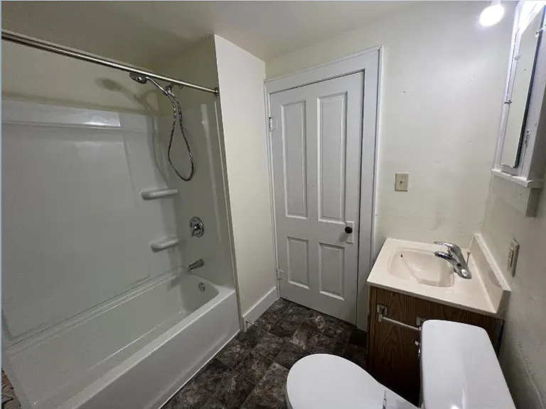 173 N Monroe St #3 — Photo 10