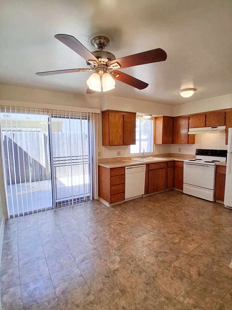 3349 E Sierra Madre Ave — Photo 4
