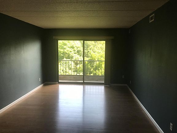 2nd image of 456 Grand Ave