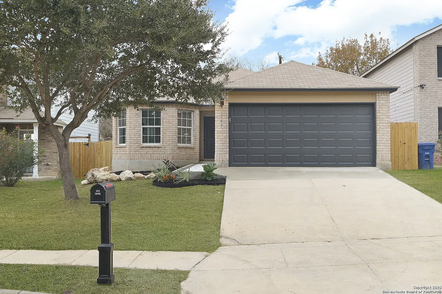 4 bed, 1700 sqft, $2,000 — Photo 1