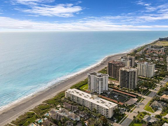 4th image of 630 Ocean Dr APT 102