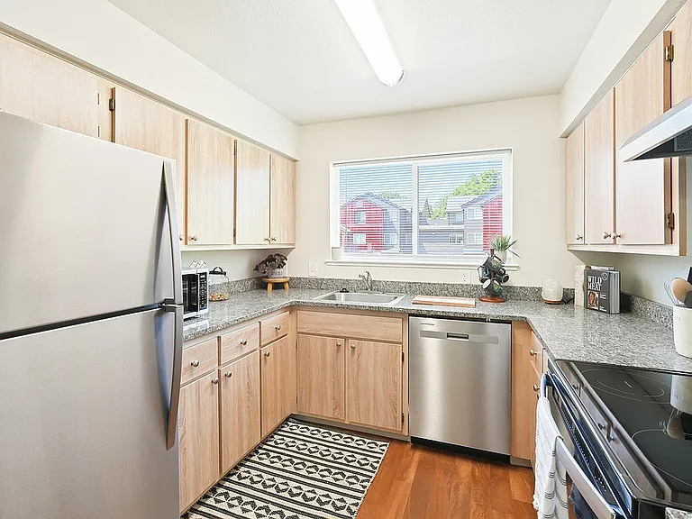 3225 Kinsrow Ave - WEB-36 (1)