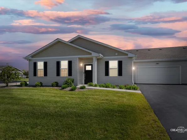 1028 Crestview Ln, Hampshire, IL 60140