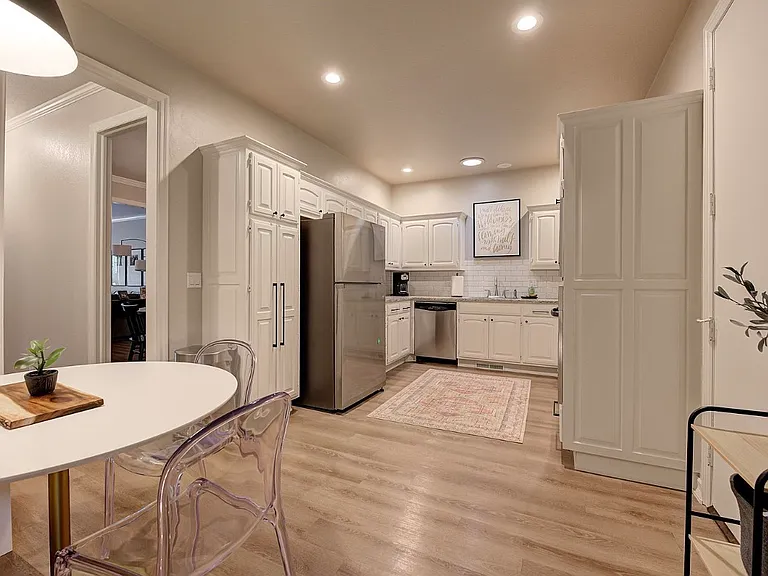 2100 Cobblestone Ct #106 — Photo 9