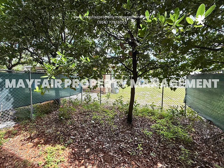 100 NW 30th Ave #4 — Photo 9