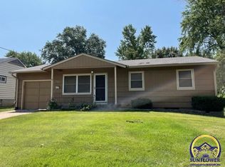 5207 SW 31st St, Topeka, KS 66614