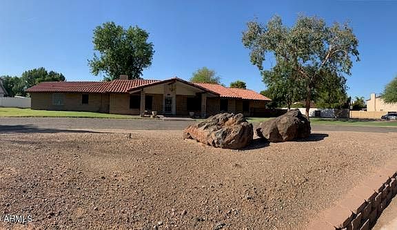 3rd image of 6033 W Sunnyside Dr