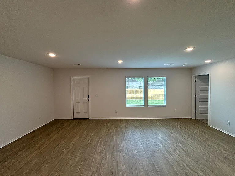 145 Stone Canyon Dr — Photo 11