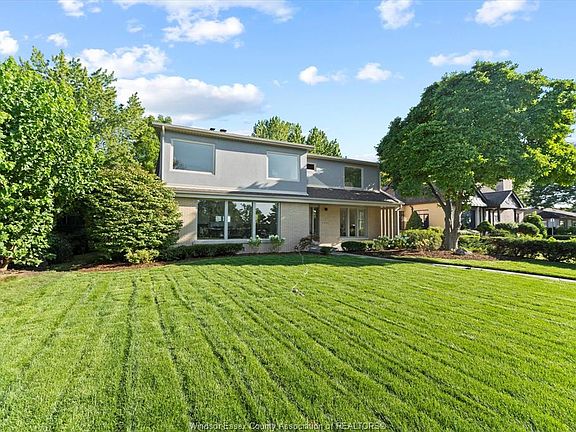 2nd image of 2371 Riverside Dr W