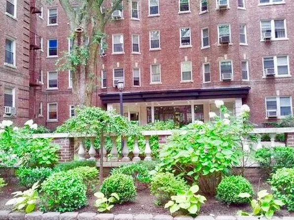 1615 Avenue I image 1 of 6