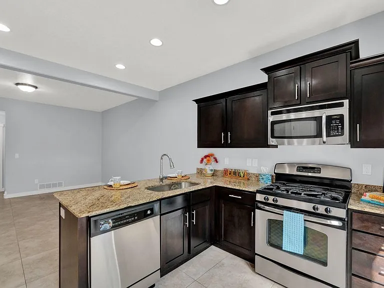 11216 S Summer Heights Dr W — Photo 9