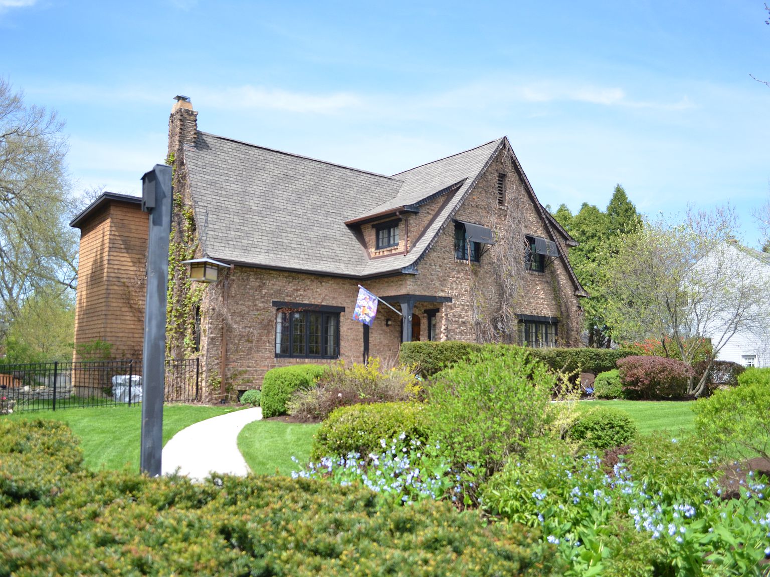 9 S Commonwealth Ave, Aurora, IL 60506 Zillow