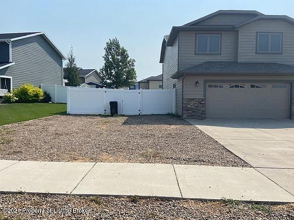 3rd image of 2678 Prairie Oak Dr