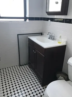 Rented by Picture Realty Inc. | media 23