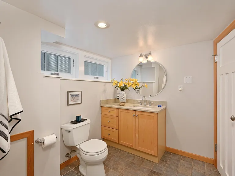 517 W Pleasant Pl — Photo 17