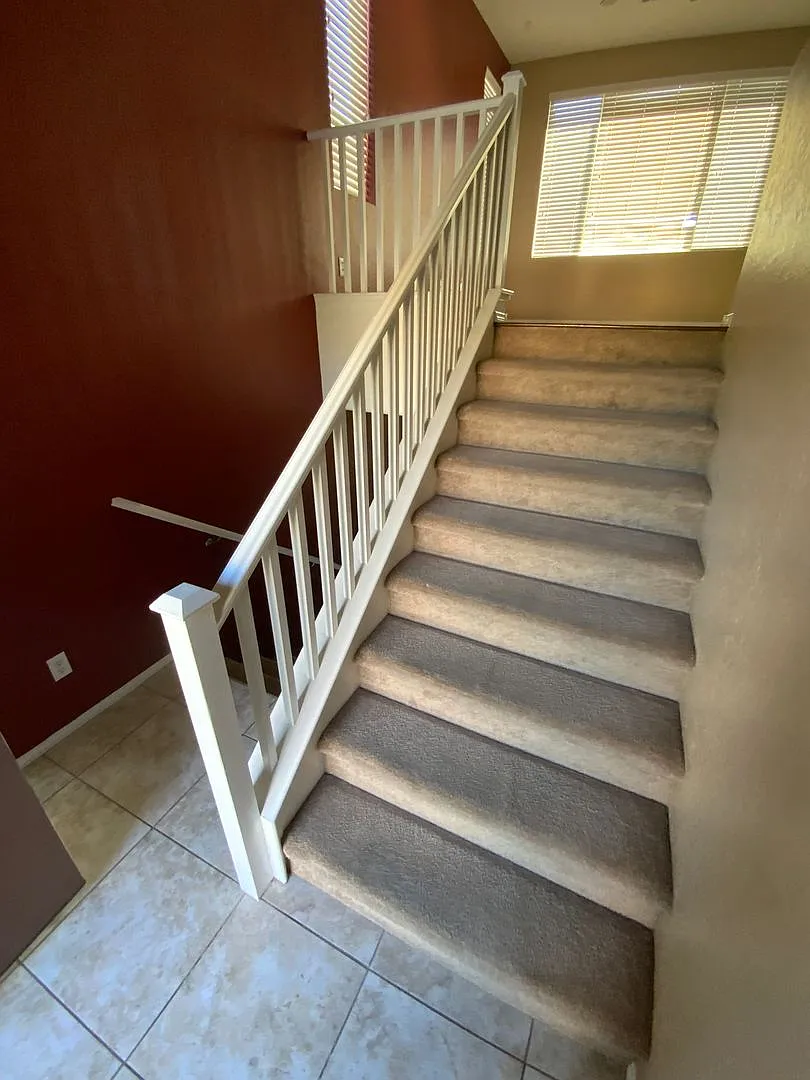Nw 3 Bedroom With A Loft, Close To Community Playground — Photo 2