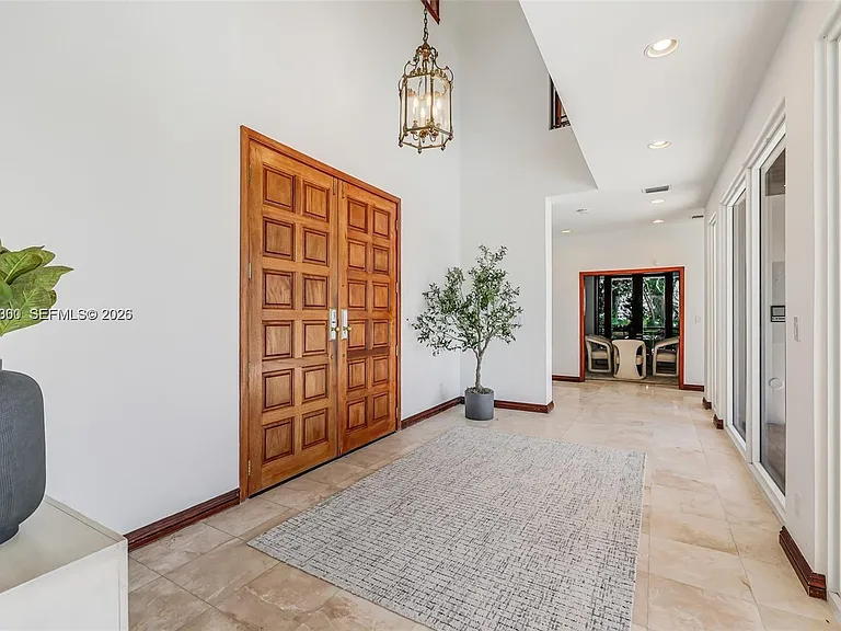 184 Paloma Dr — Photo 13