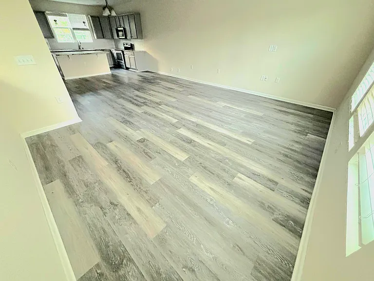 1411 Regents Ln — Photo 16