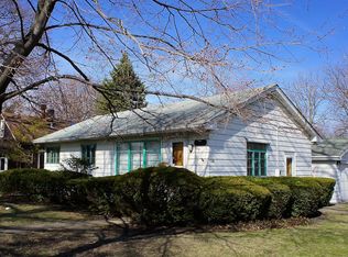 745 S Charlotte St, Lombard, IL 60148