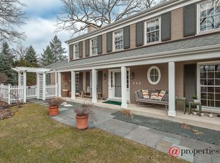 1025 Hubbard Pl, Winnetka, IL 60093