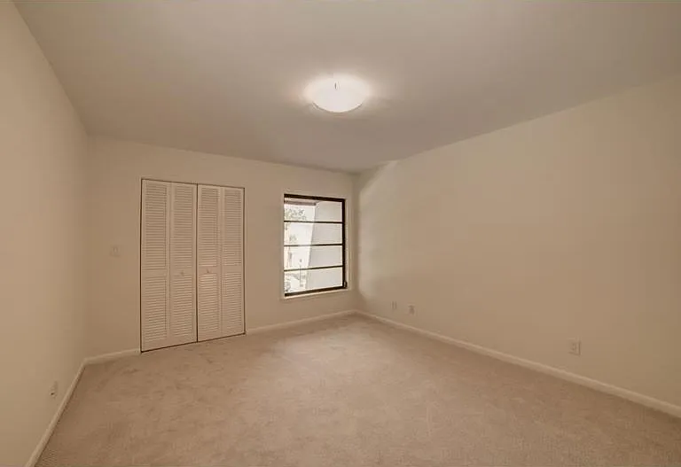 3010 Lakewood Ln — Photo 11