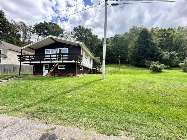 1050 5th St, Nu Mine, PA 16244