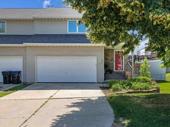 1407 Denali Ct, Coralville, IA 52241