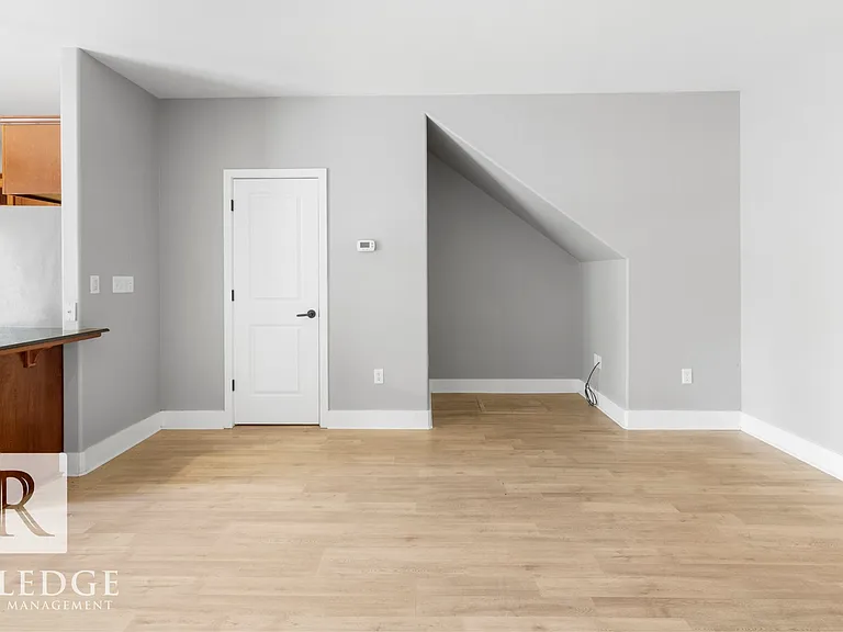 263 Tyler Ave — Photo 7