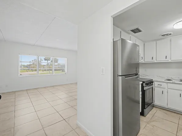 Costa Vue, 1155 N Courtenay Pkwy, Merritt Island, FL 32953